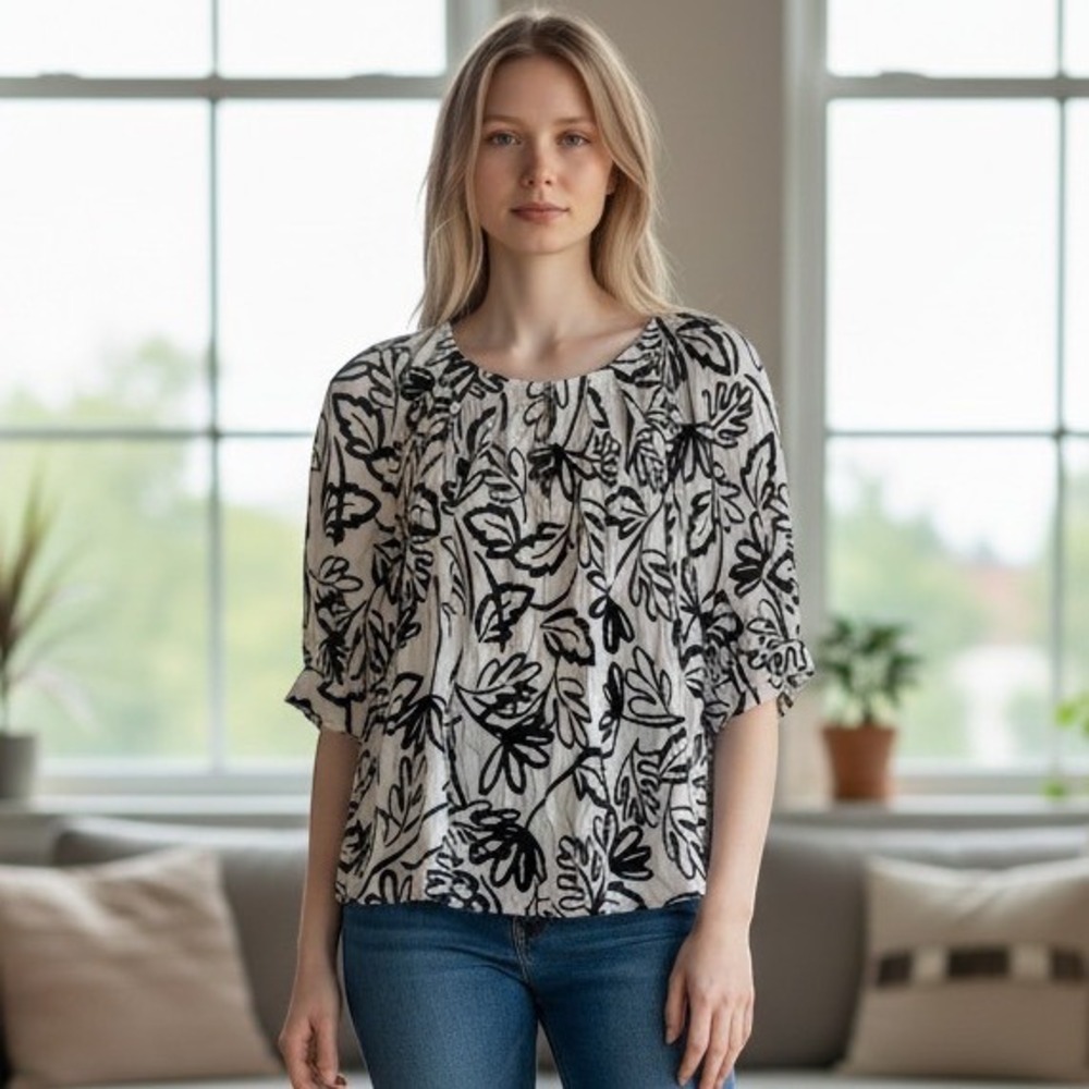 Velvet by Graham & Spencer Black White Leaf Print Keyhole Blouse Small USA